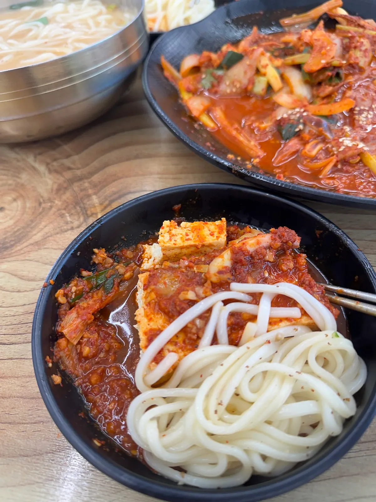 Tofu duruchigi and kalguksu spread at Sindo Kalguksu