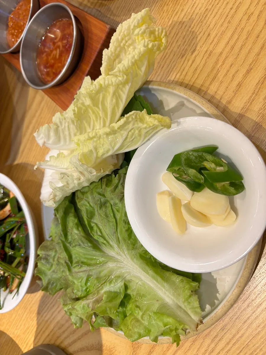 Complimentary side dishes for bossam