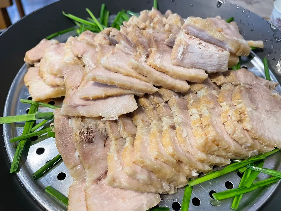 신도림 보쌈 따뜻하게 즐긴 막국수 한상, 더족발 신도림본점