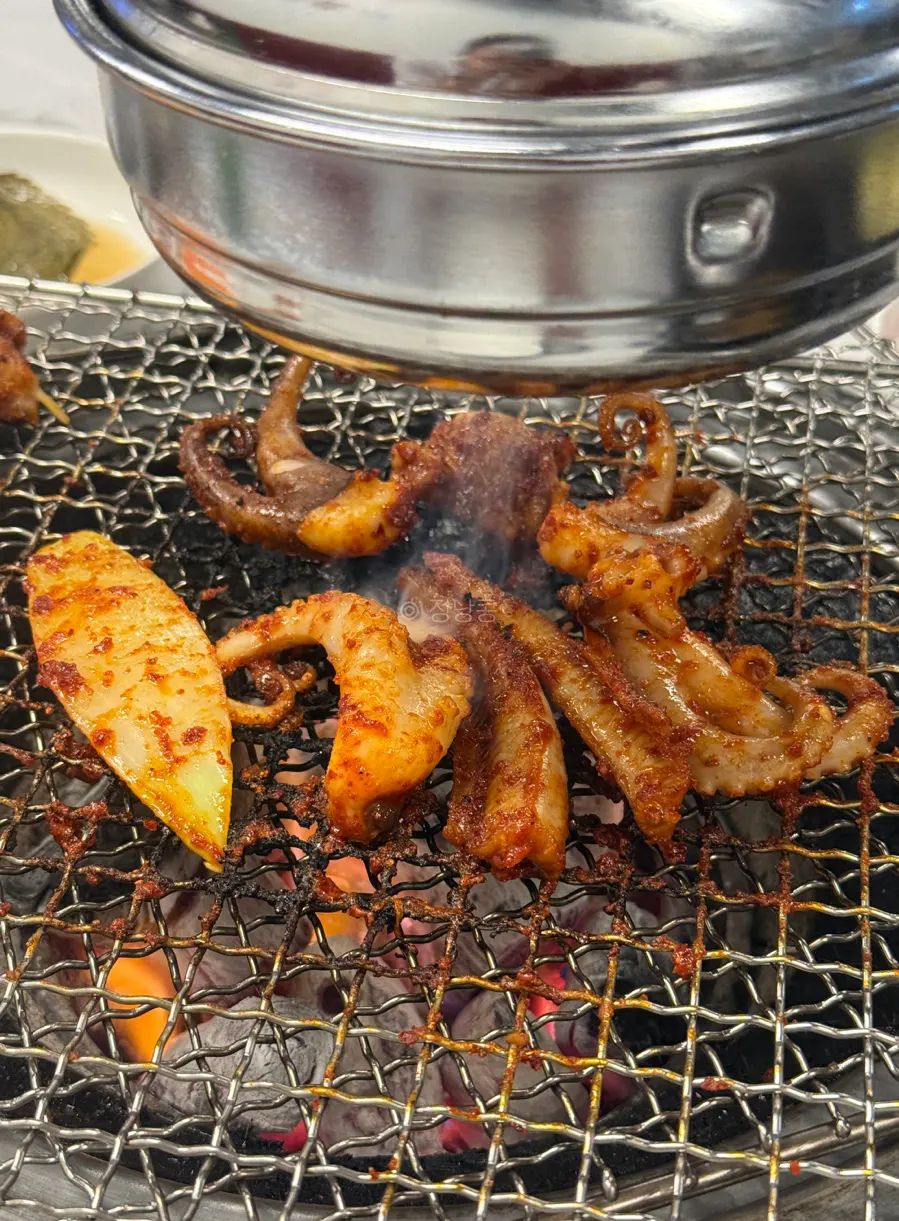 A platter of seasoned kkomjangeo and webfoot octopus