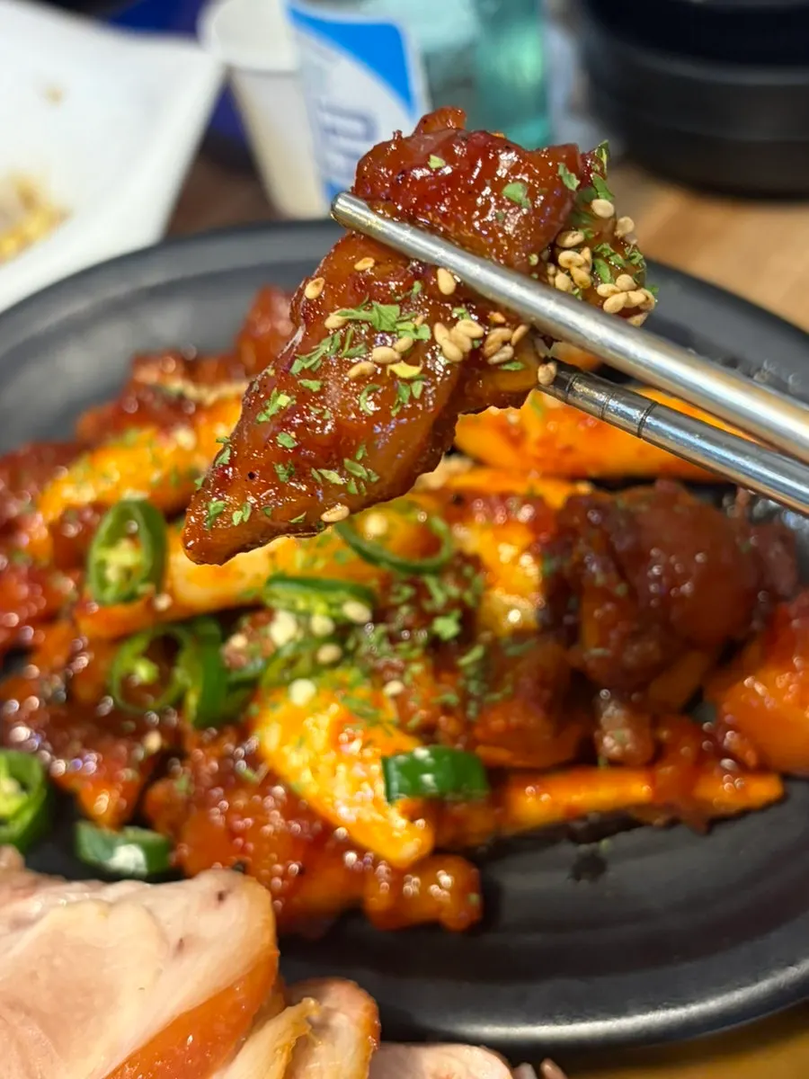 Close-up of tender-textured regular jokbal
