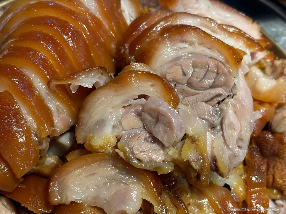 Close-up of chewy jokbal meat