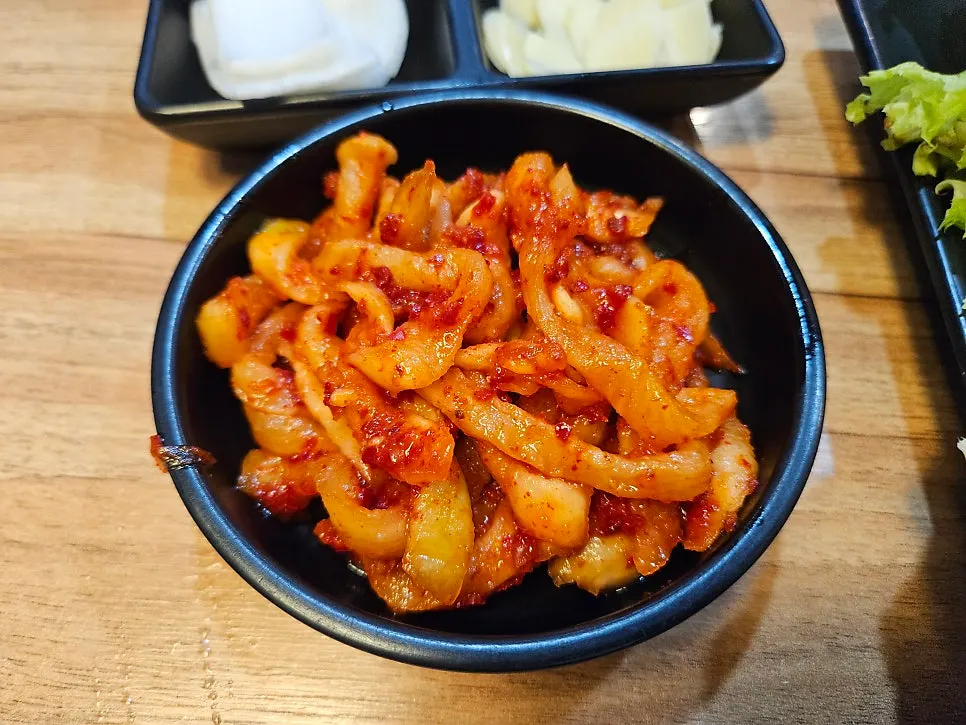 족발 식사 기본 반찬
