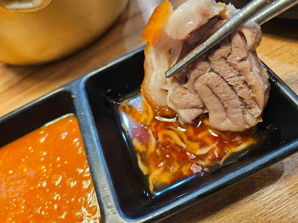 담백하게 즐긴 앞다리 족발