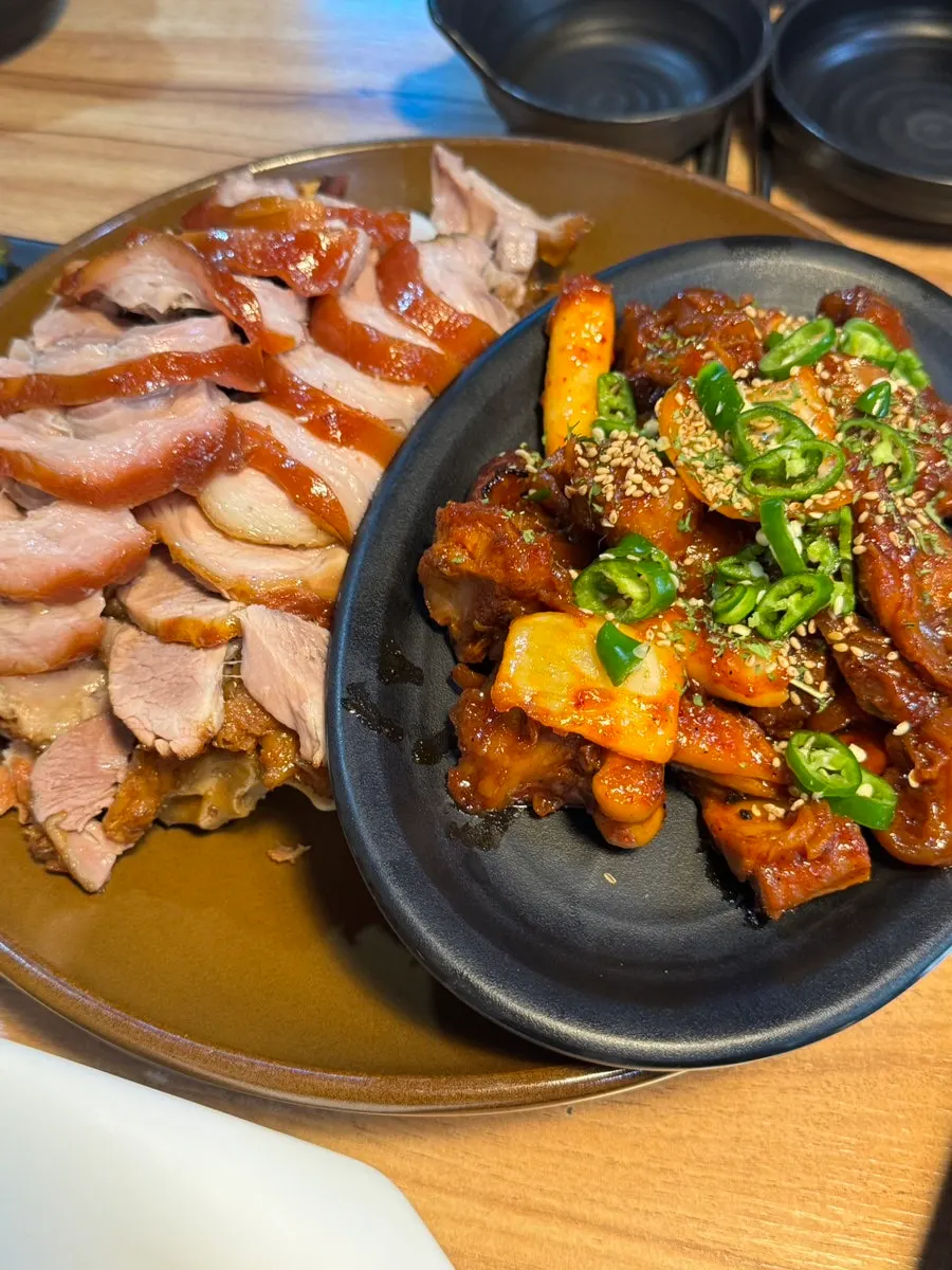 Close-up of regular jokbal showing lean meat and skin
