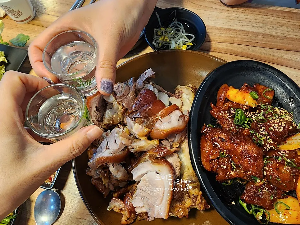 Jokbal meal with parking for lunch in Sindorim at The Jokbal Sindorim Main Branch