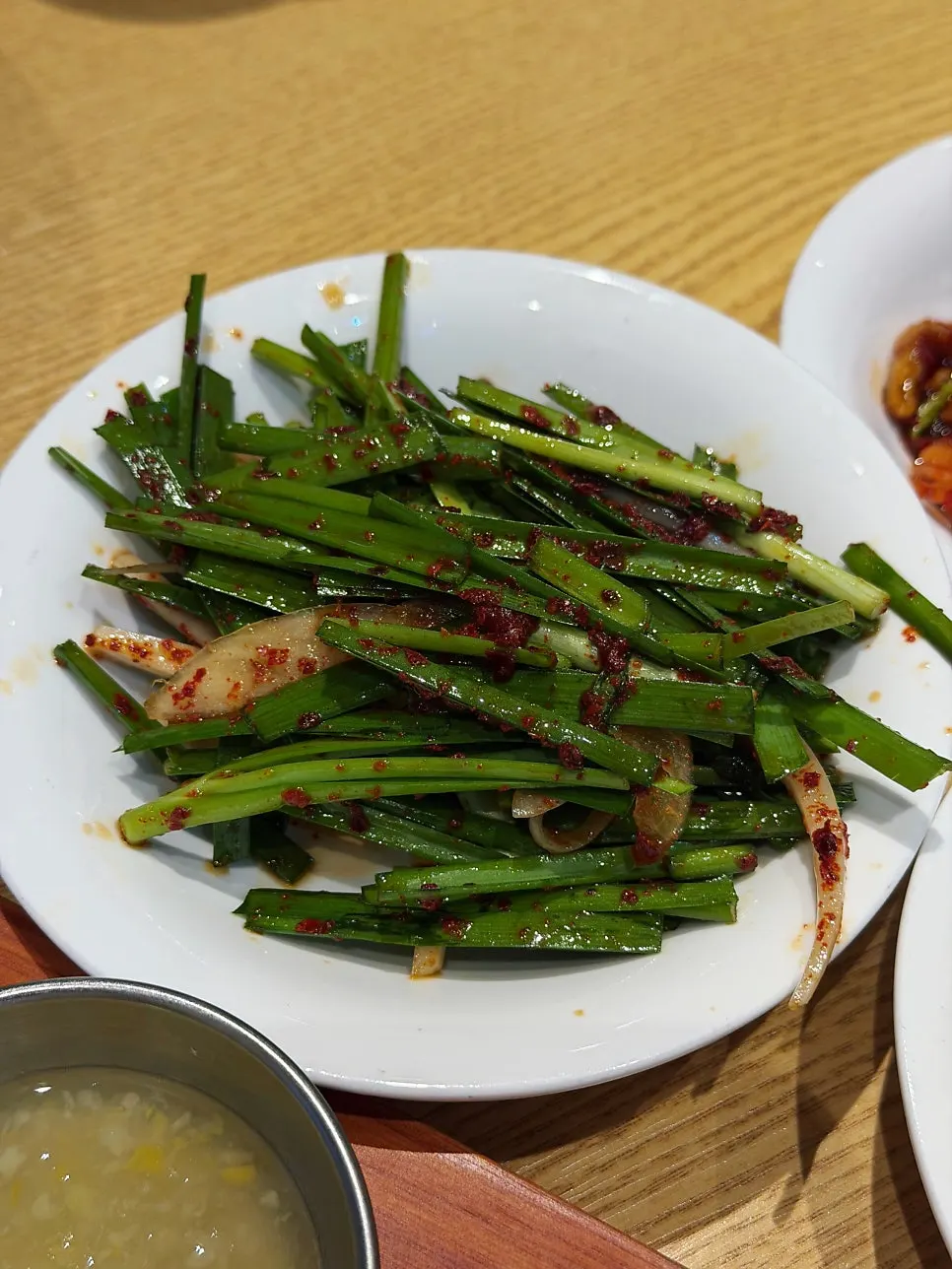 Close-up banchan pendamping bossam