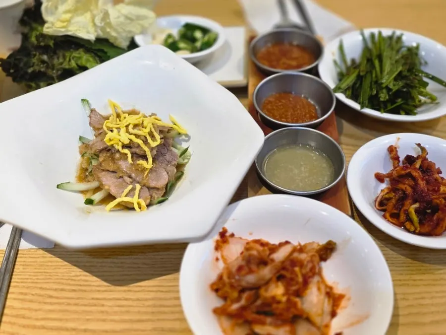 Full spread of Sambaekga's basic banchan