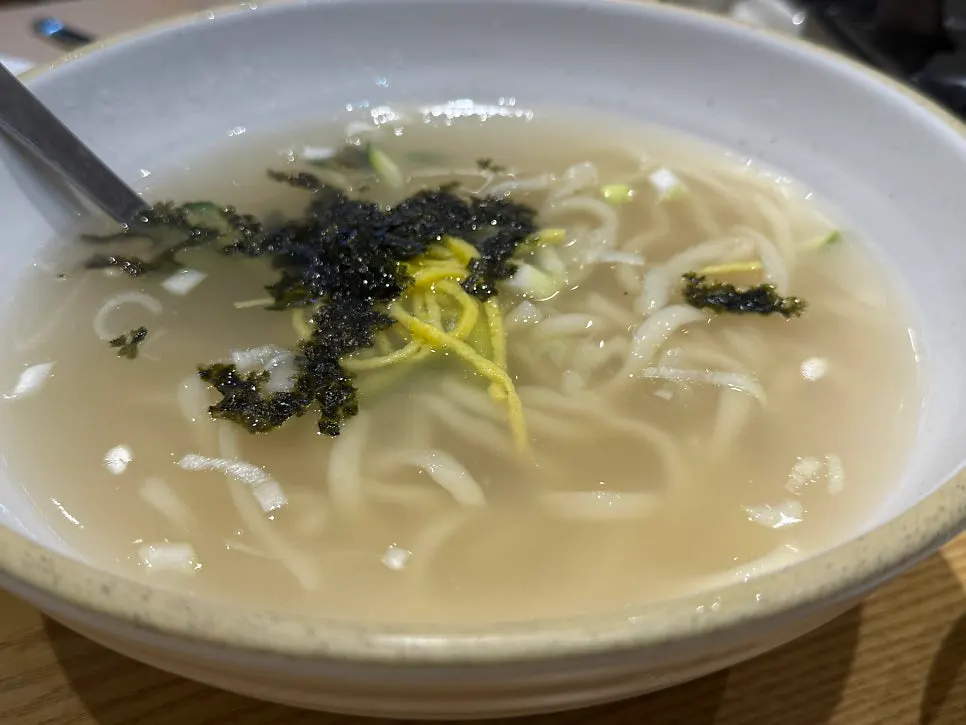 Bossam and kalguksu set composition