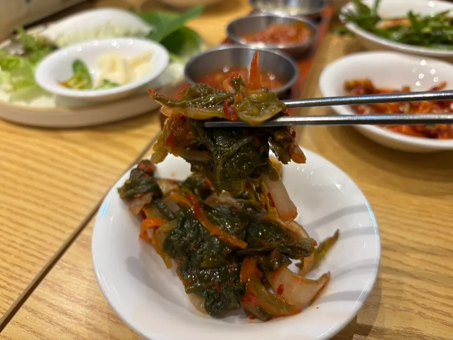 Bossam with special garlic sauce at Sindorim Sambaekga