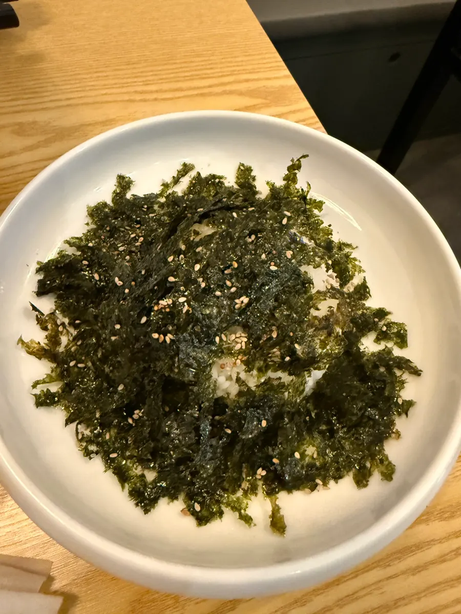Round rice balls ordered instead of plain rice