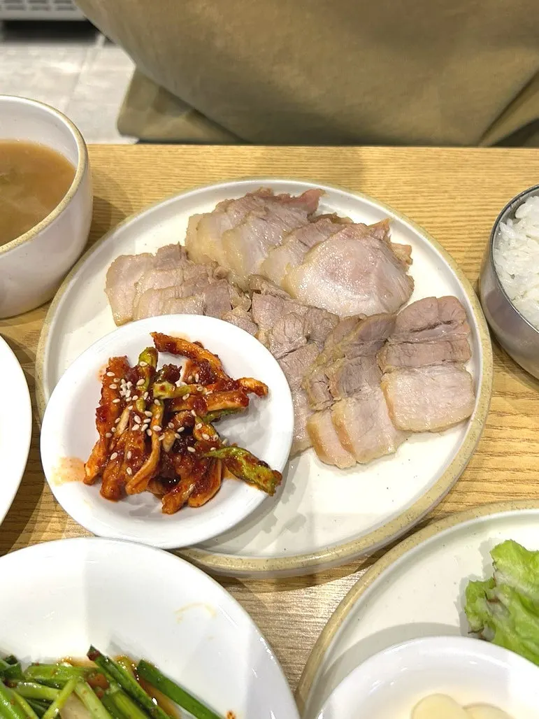 Bossam set served with doenjang guk soybean paste soup