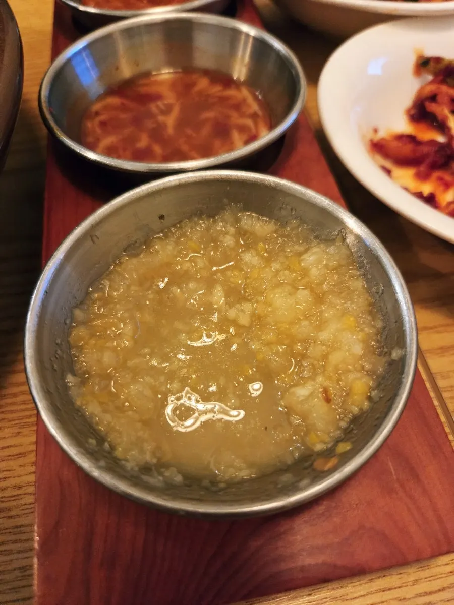 Garlic sauce served alongside the jokbal