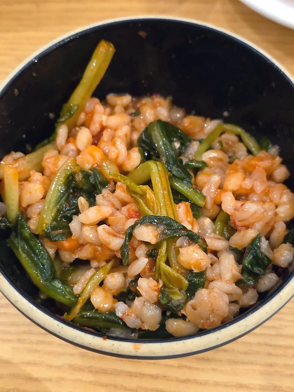열무김치와 함께 비벼 먹는 보리밥