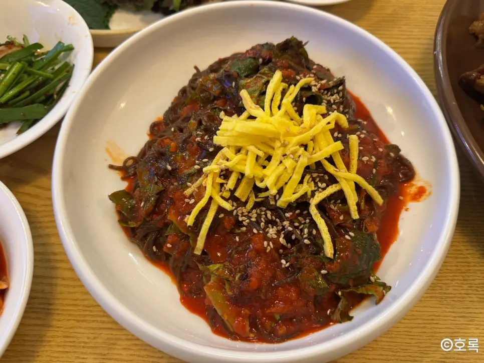 Full plate of samback jokbal