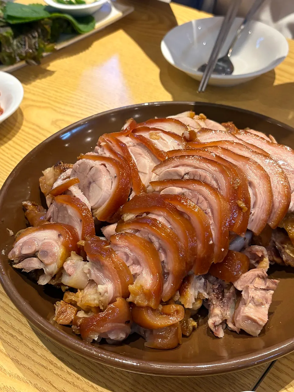 칼국수 국물과 보리밥 조합