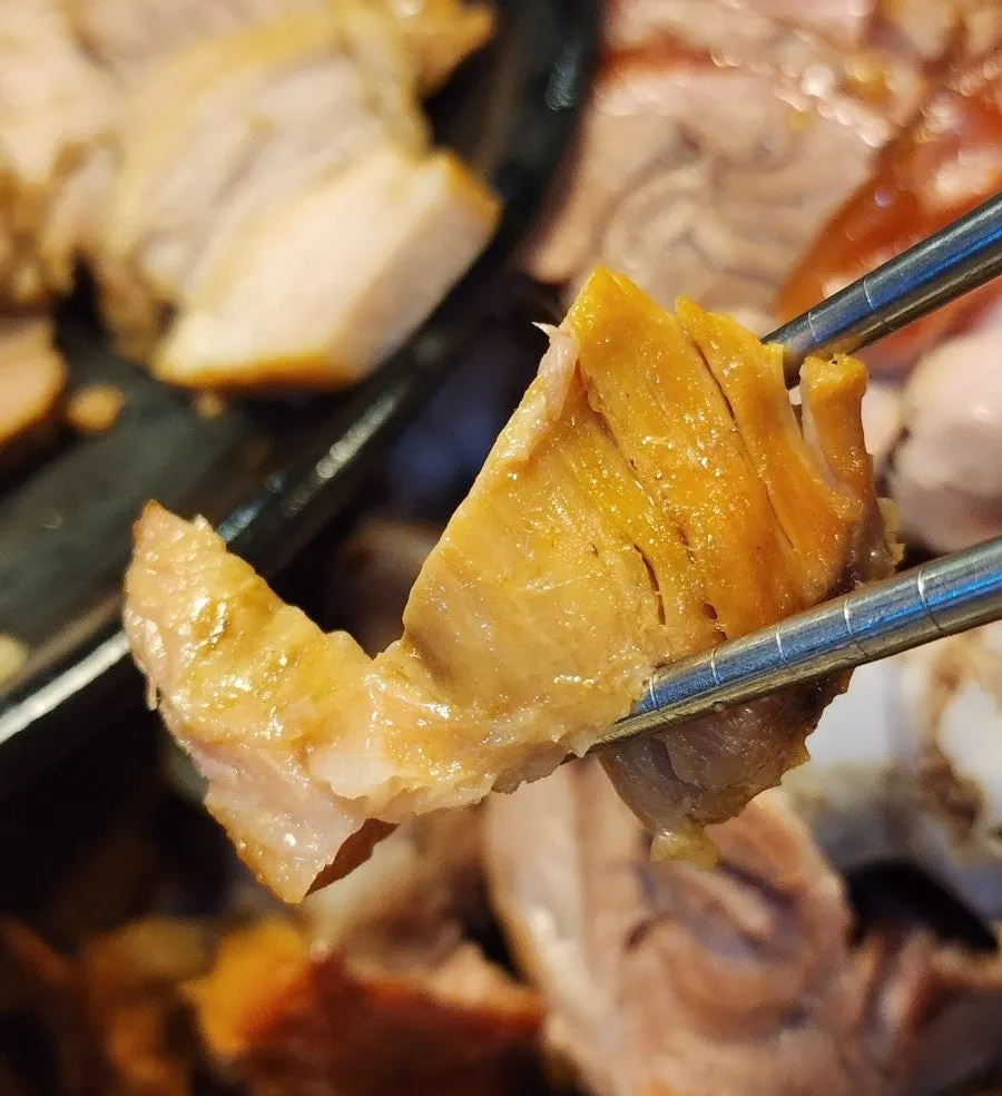 Jokbal lean meat pulling apart along the grain