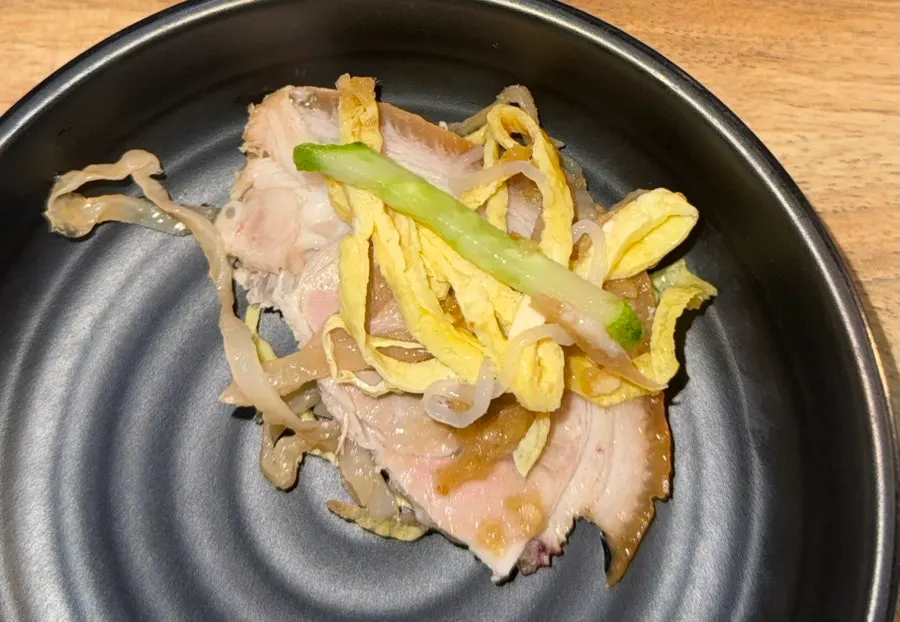 양파 마늘 쌈장 새우젓 밑반찬 접시