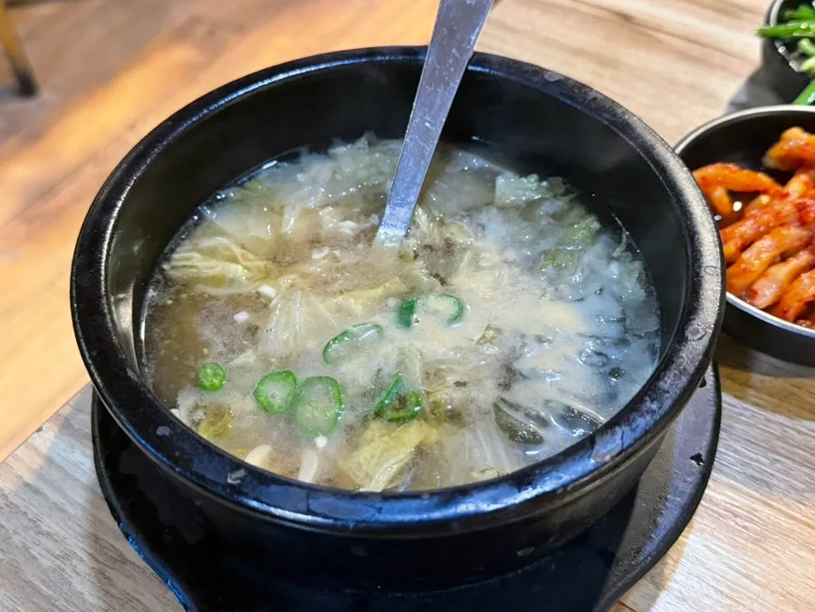 서비스로 나온 냉채족발