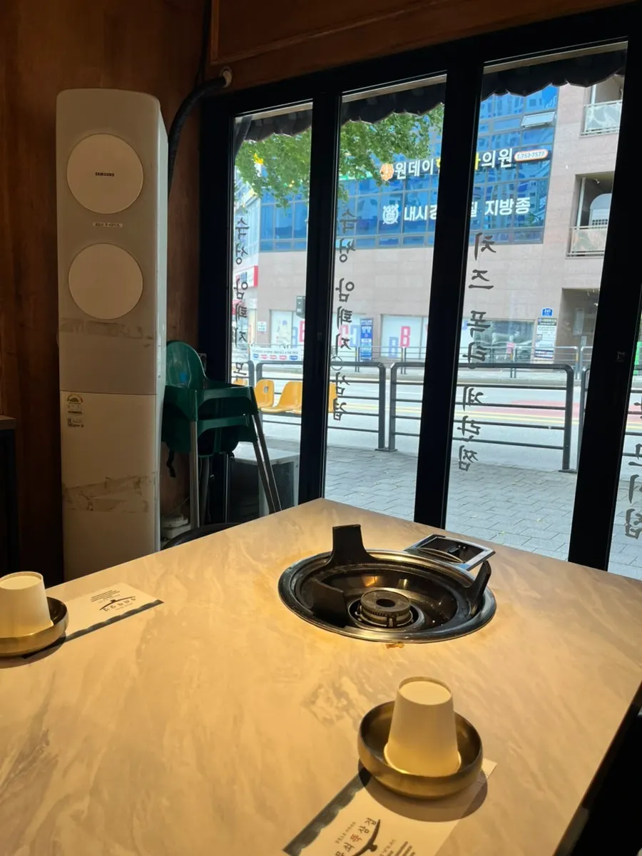 Cleanly maintained meat restaurant dining room