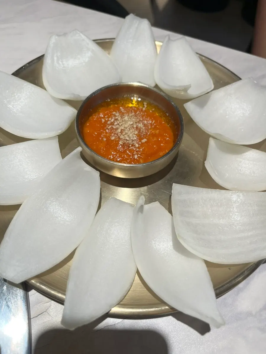 Side dishes and sauces served with meat