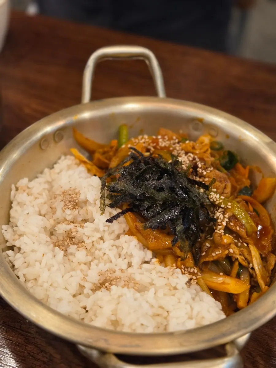 치즈가 길게 늘어나는 치즈돈까스