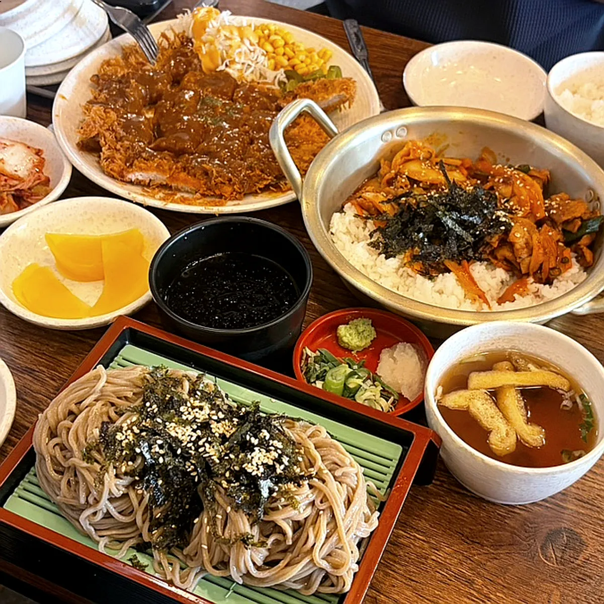 Signature dish photo at Haengbokhan Udon Gage Sinjeongnegeori Station Branch