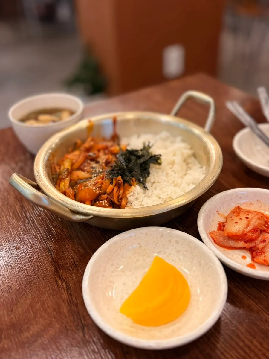 각기우동 국물 가까이 담은 사진