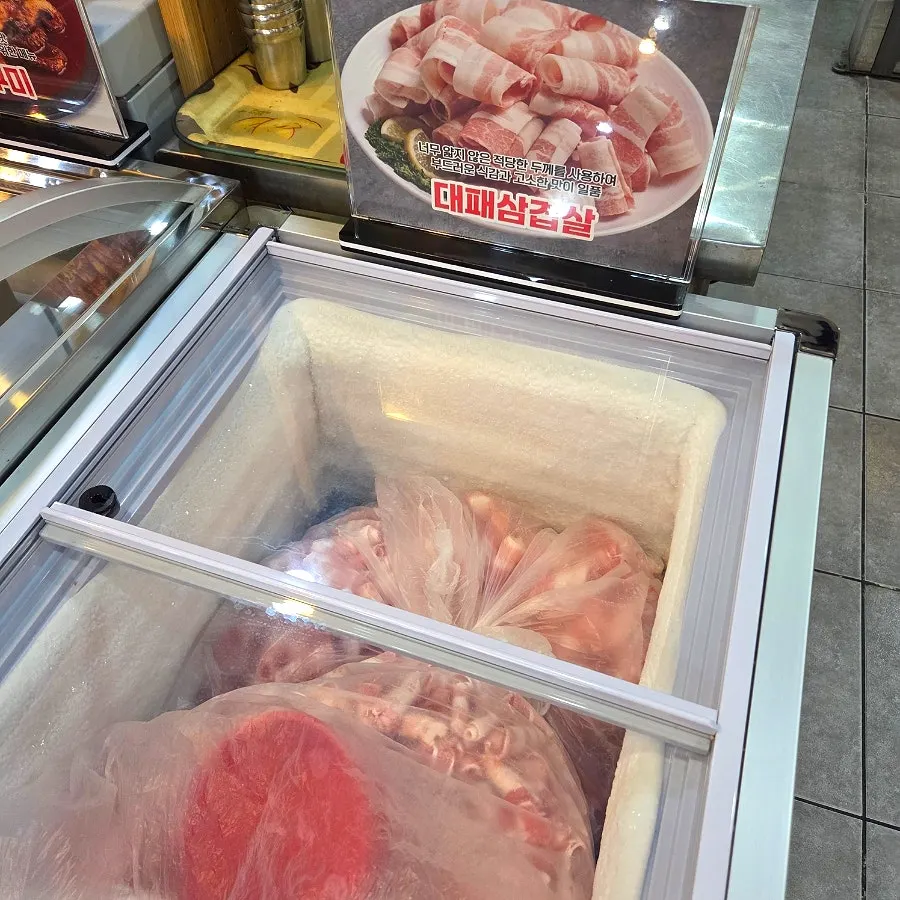無限暢食新章魚與五花肉區