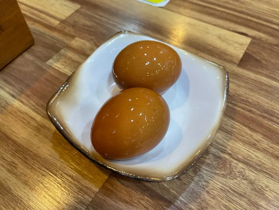 쭈꾸미와 삼겹살이 익어가는 두 칸 불판