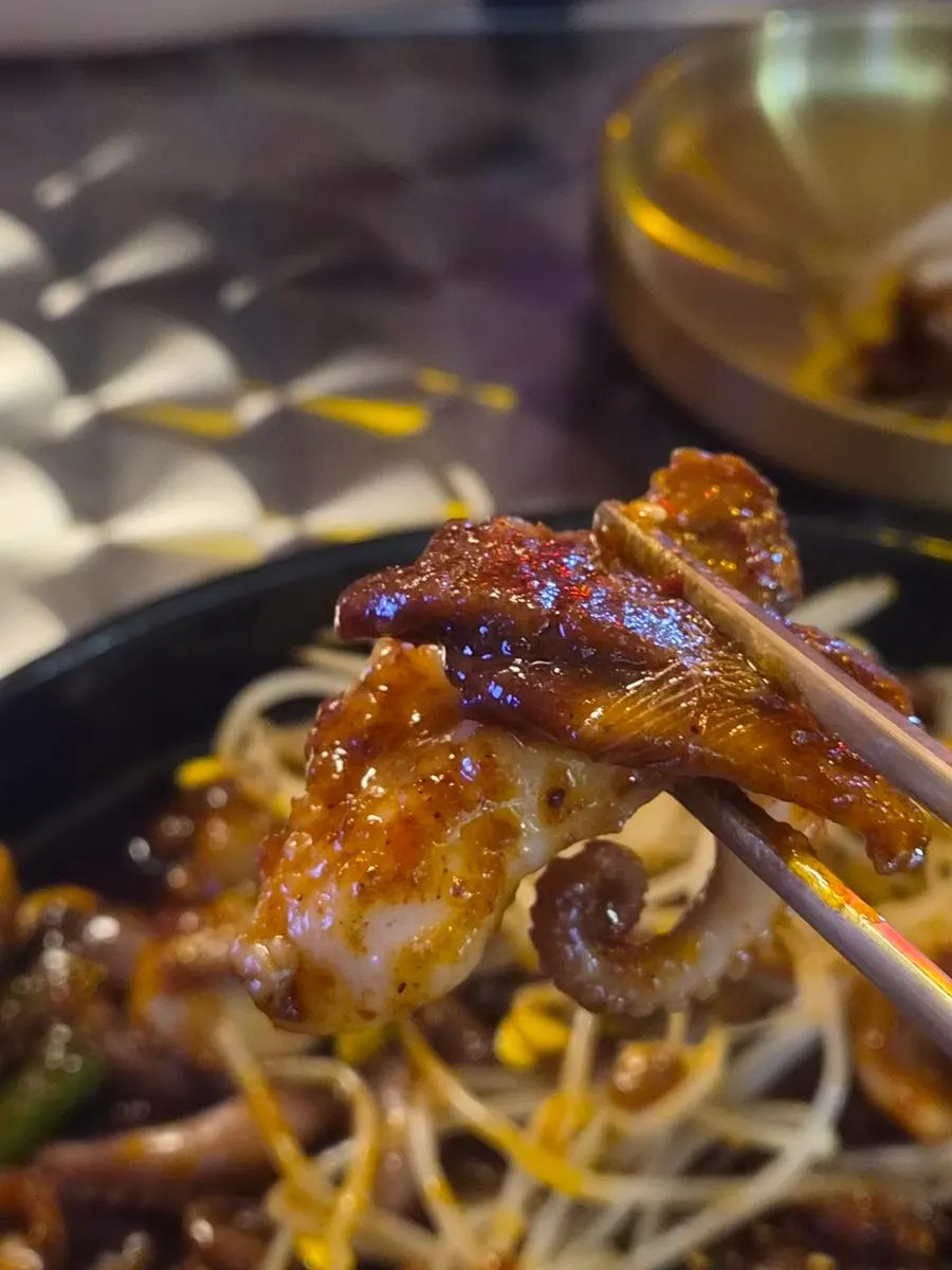 쭈꾸미 삼겹살 조리 장면