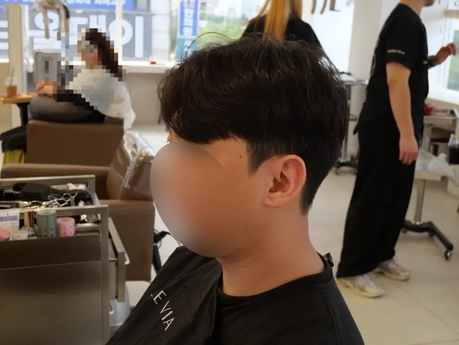 숲뷰를 보며 마시는 음료