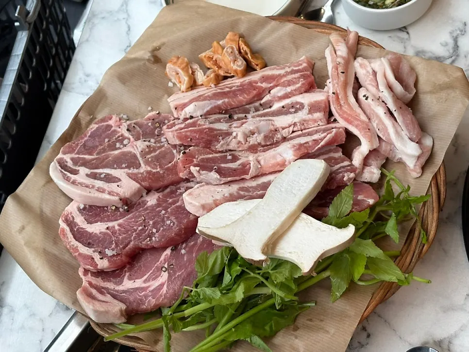 Table setting of basic side dishes served with meat
