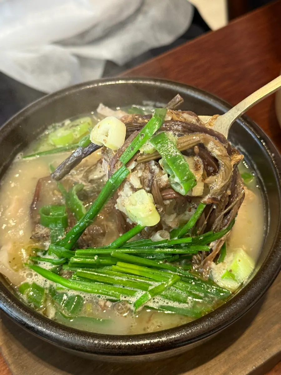맑고 구수한 고사리 순대국 국물