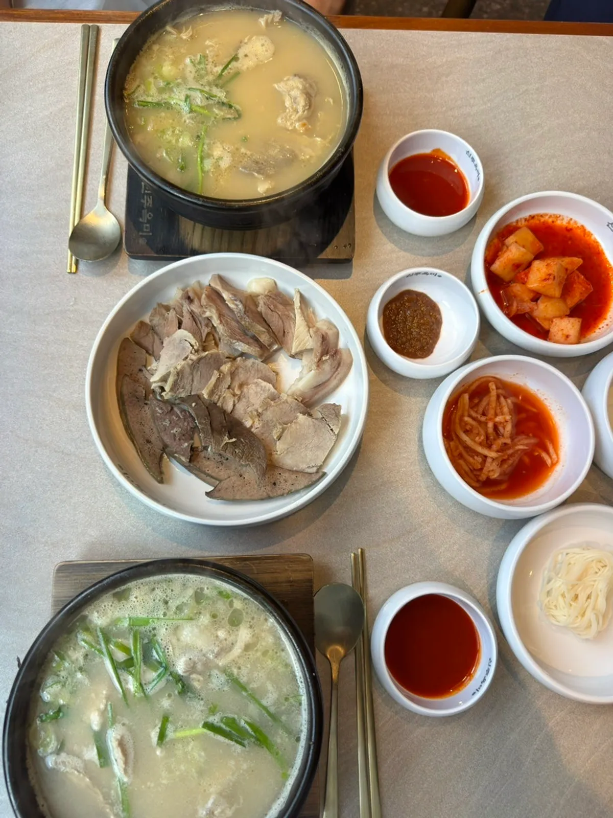 신주옥미 찹쌀누룽지 돼지국밥 한 그릇
