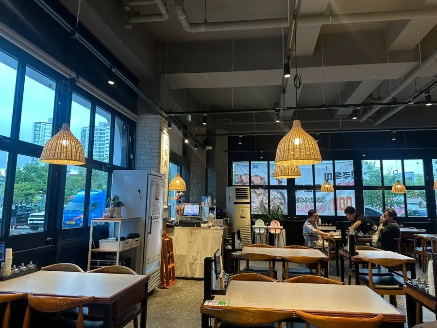 블루리본 맛집으로 알려진 신주옥미 순대국집 모습