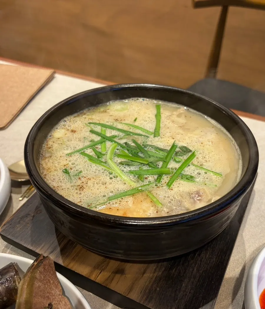 상황 찹쌀누룽지 돼지국밥 한 그릇