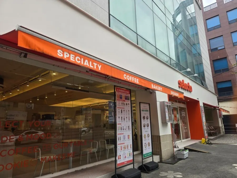 Visiting Selecto Coffee near Sinnonhyeon Station