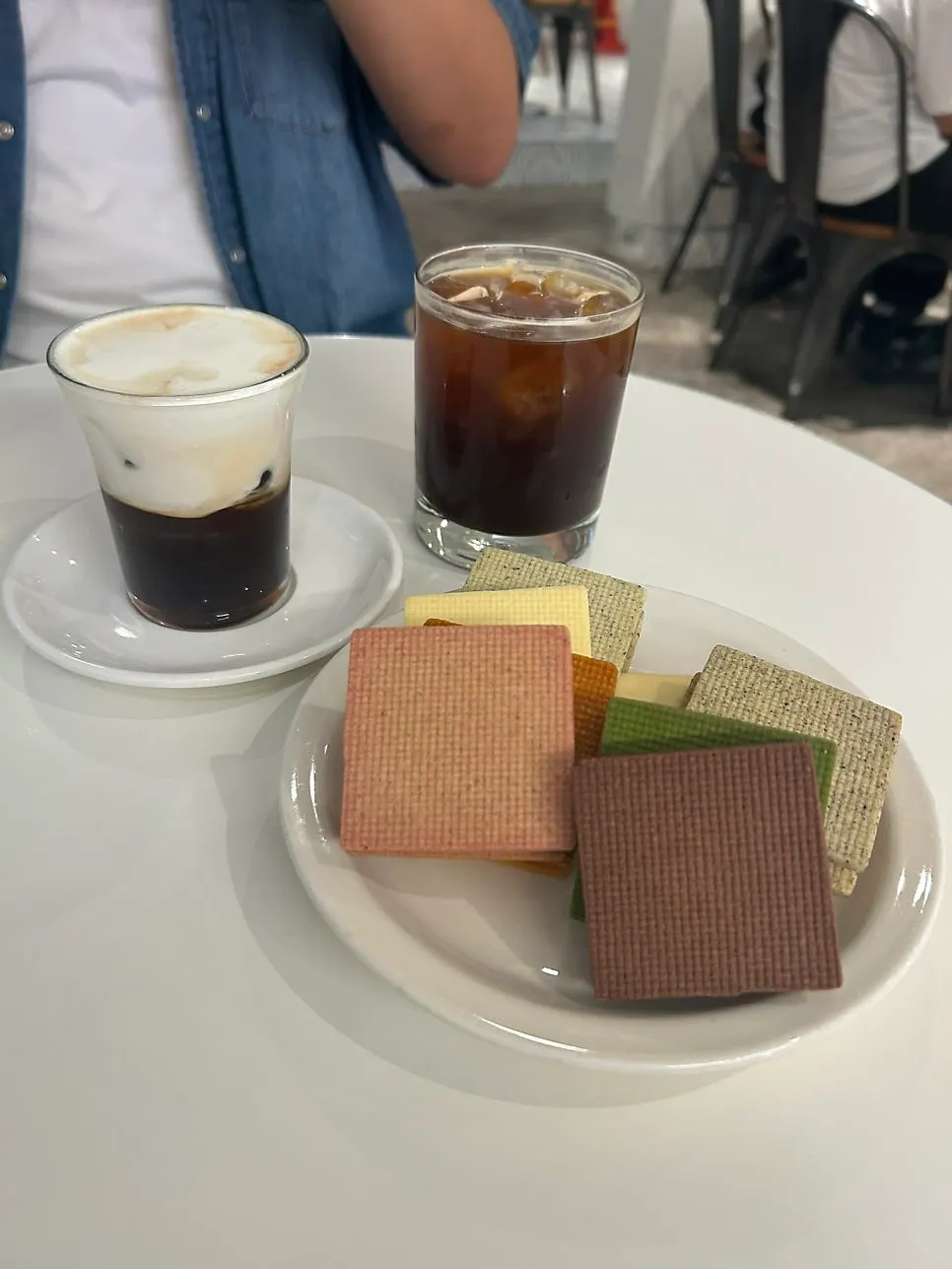 여러 맛을 고른 강남샌드
