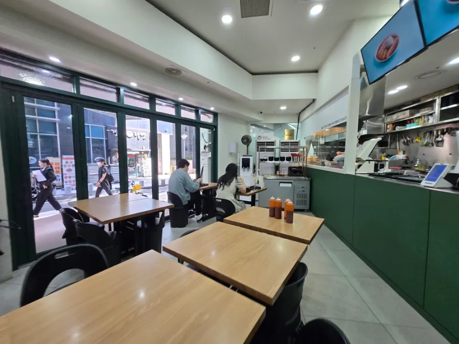 一人食事しやすい分食店の席
