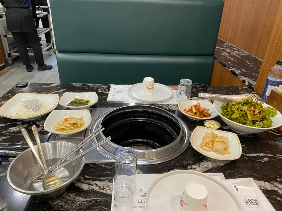 더바른정육식당 밑반찬 한 상