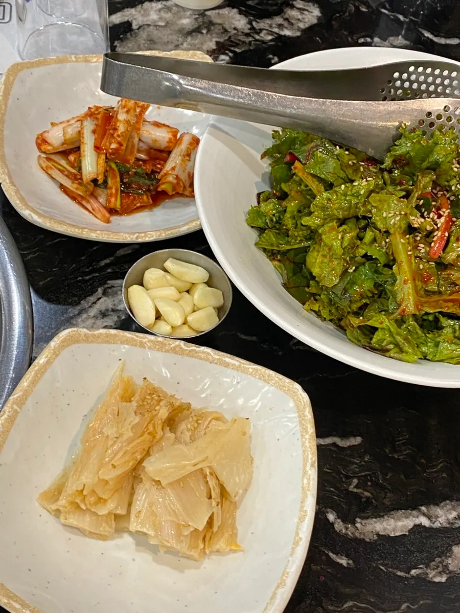밑반찬 접시 클로즈업