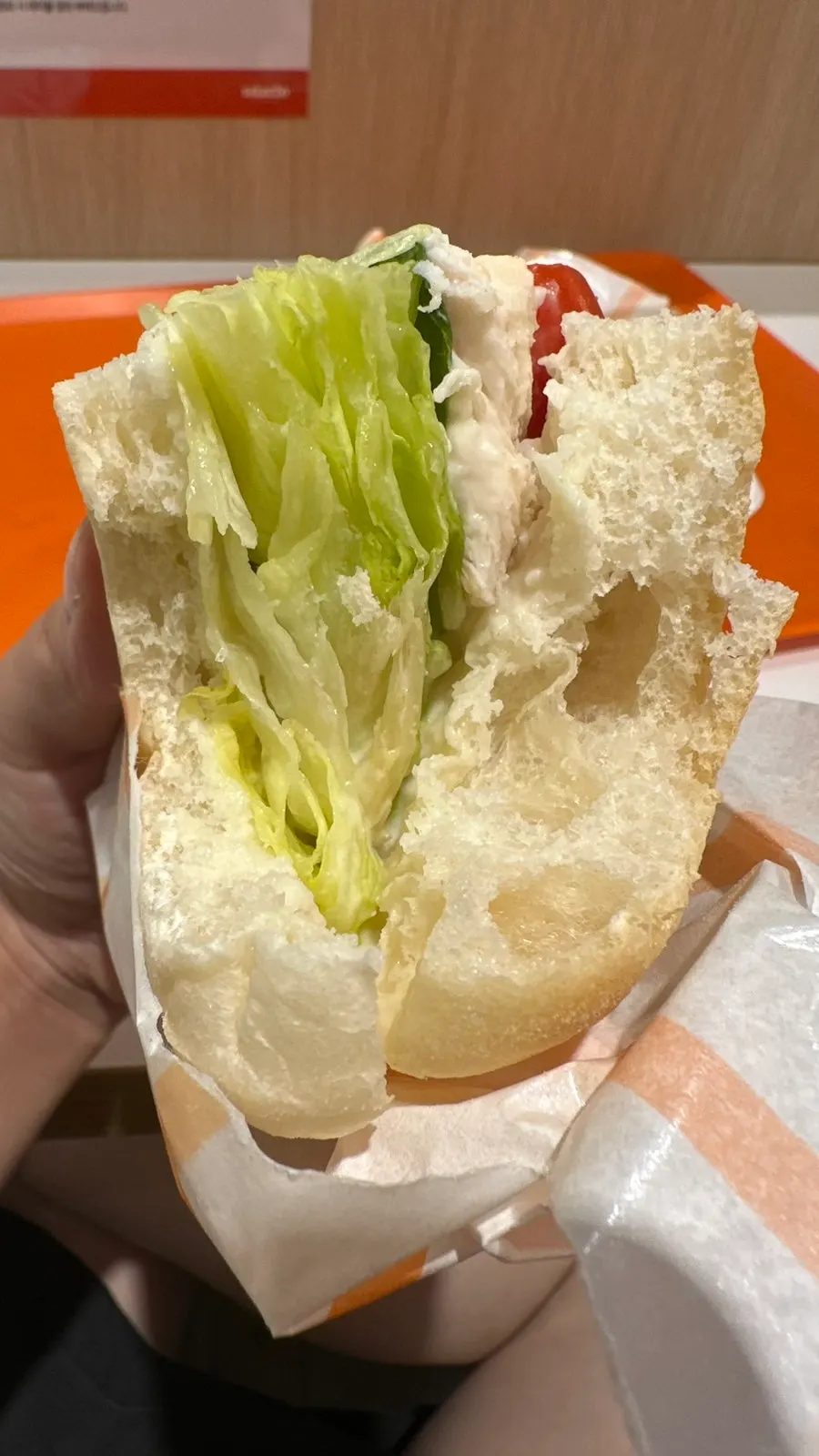 雞胸肉只放一半的三明治內部