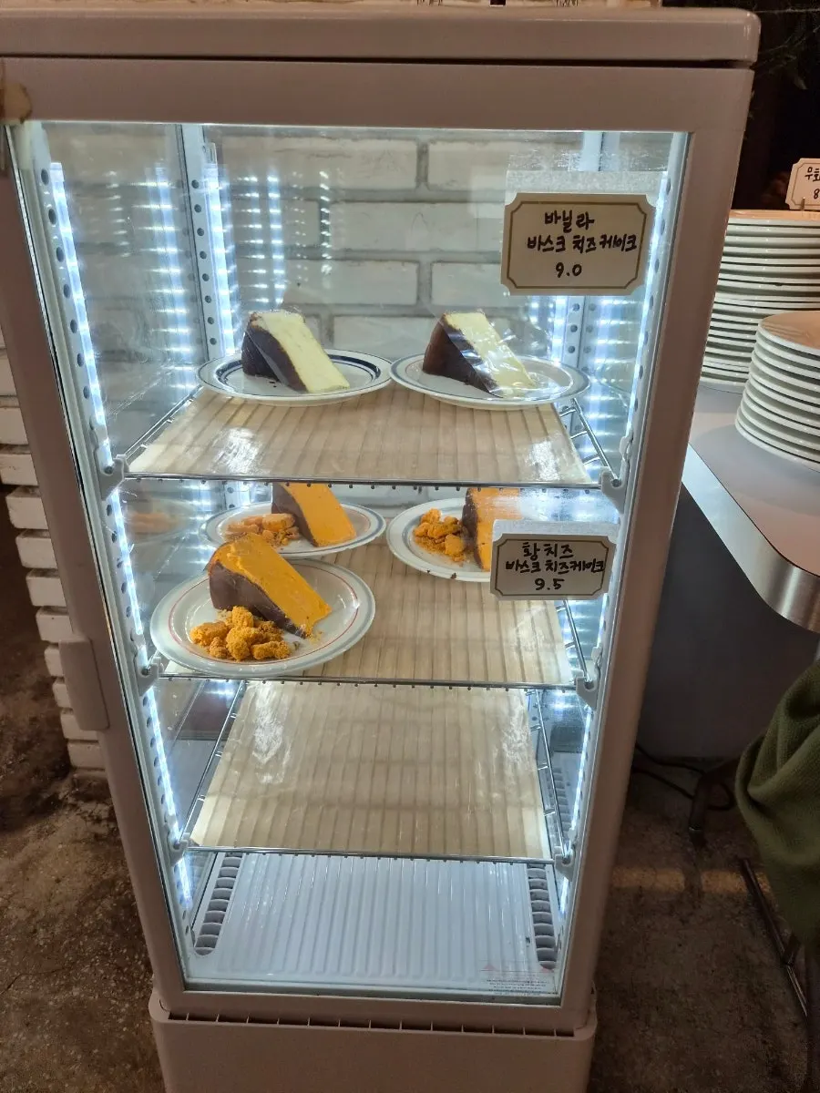 베이커리 진열된 쇼케이스