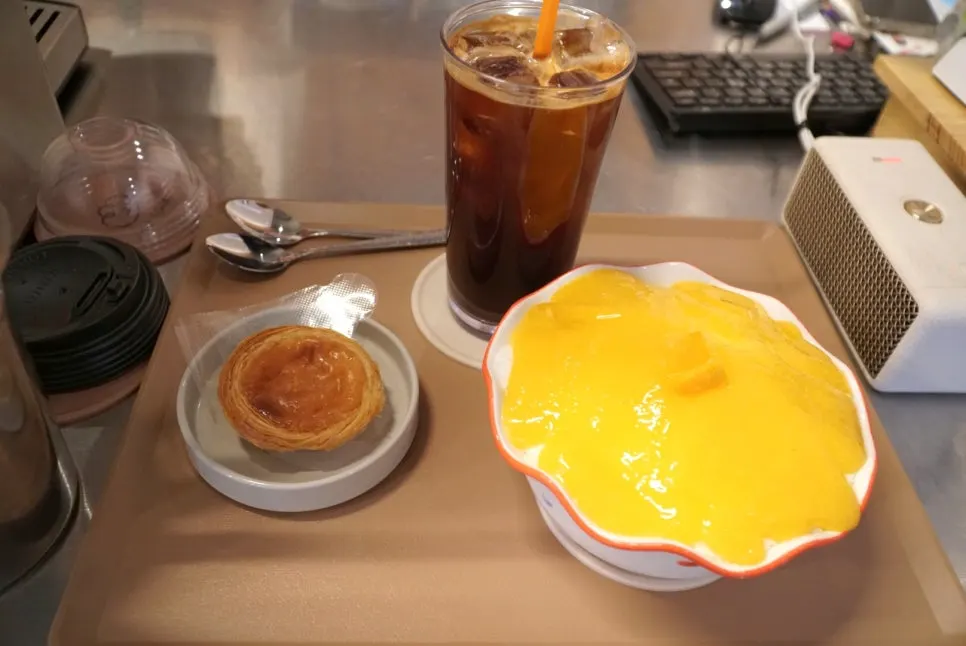 The ₩6,500 coffee and egg tart set
