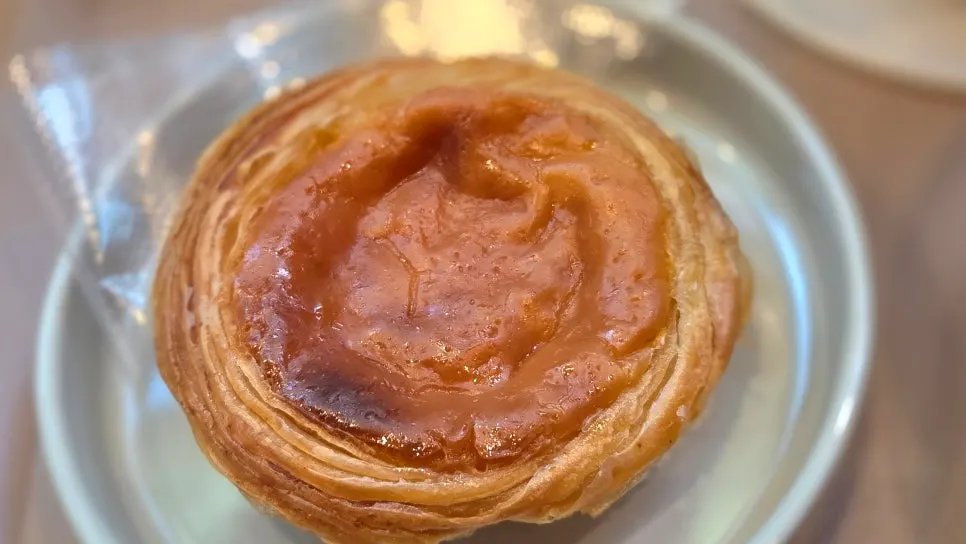Close-up of Cafe Ssum's crisp egg tart