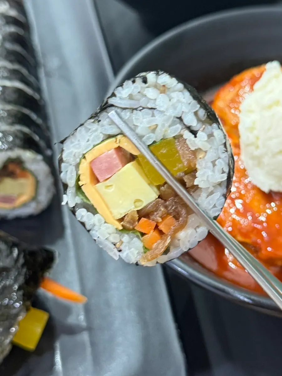 辣炒年糕和土豆沙拉