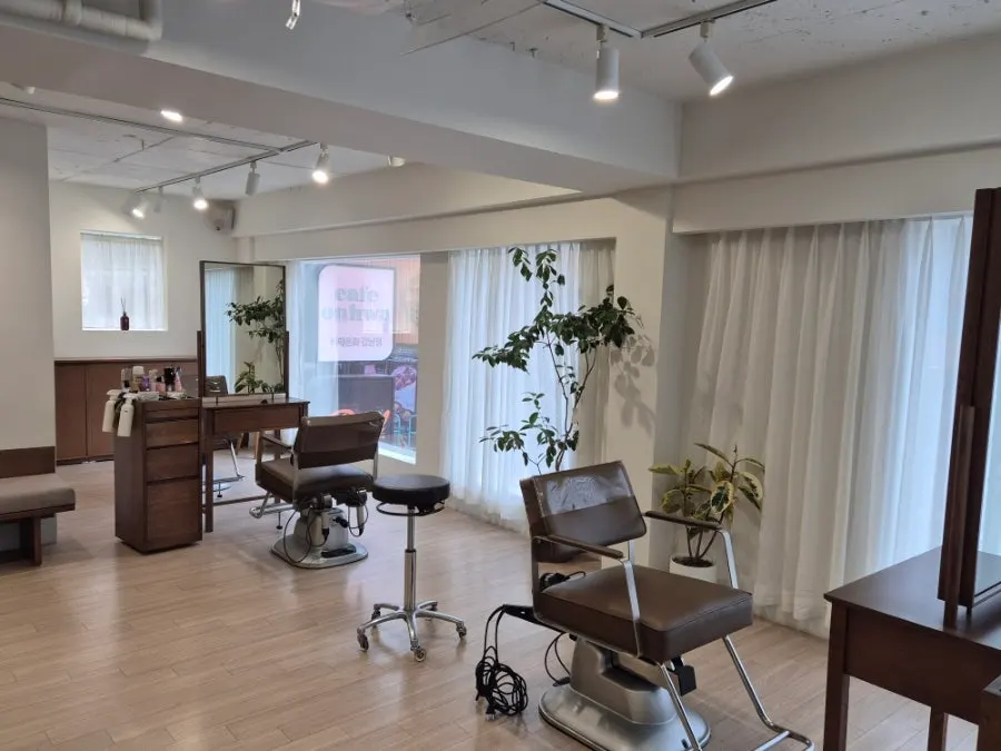Interior of Heeol Hair Gangnam Flagship Store