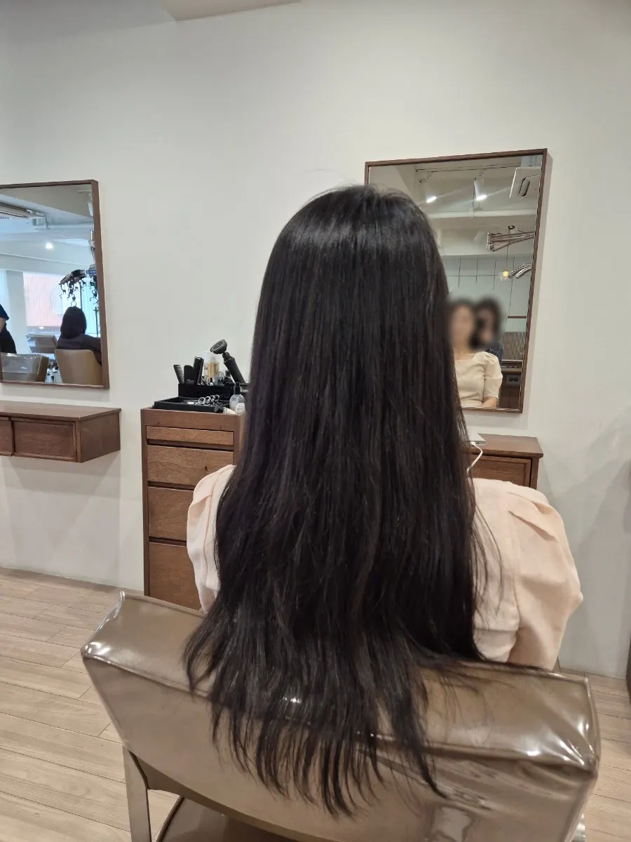Damaged hair ends before the perm