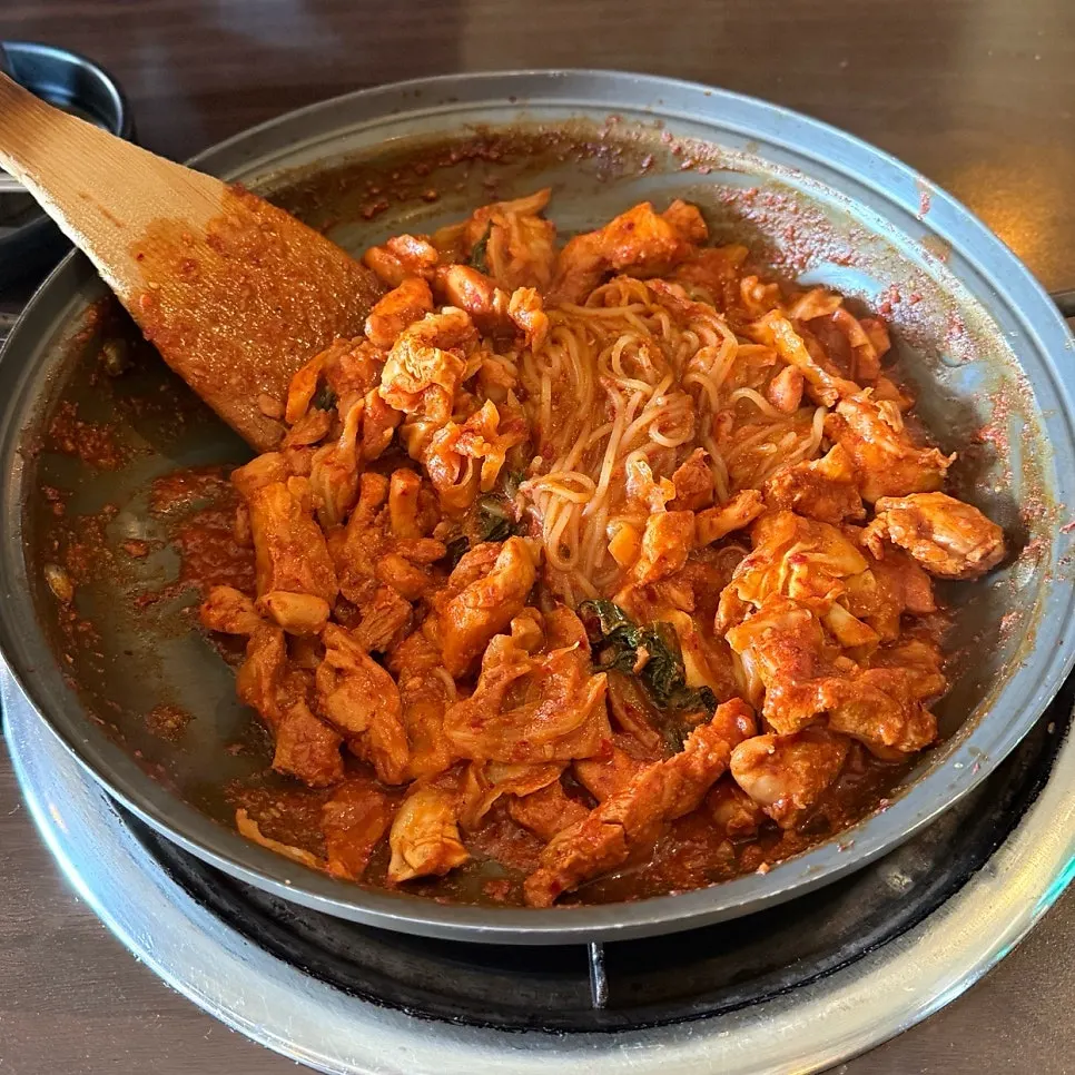크기가 넉넉한 깻잎 감자전